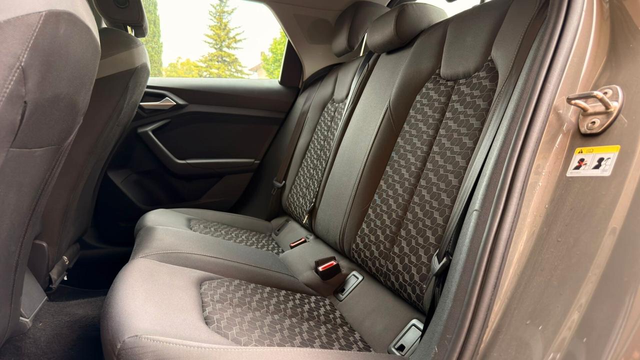 Audi A1 SPB 30 TFSI S tronic Identity Black