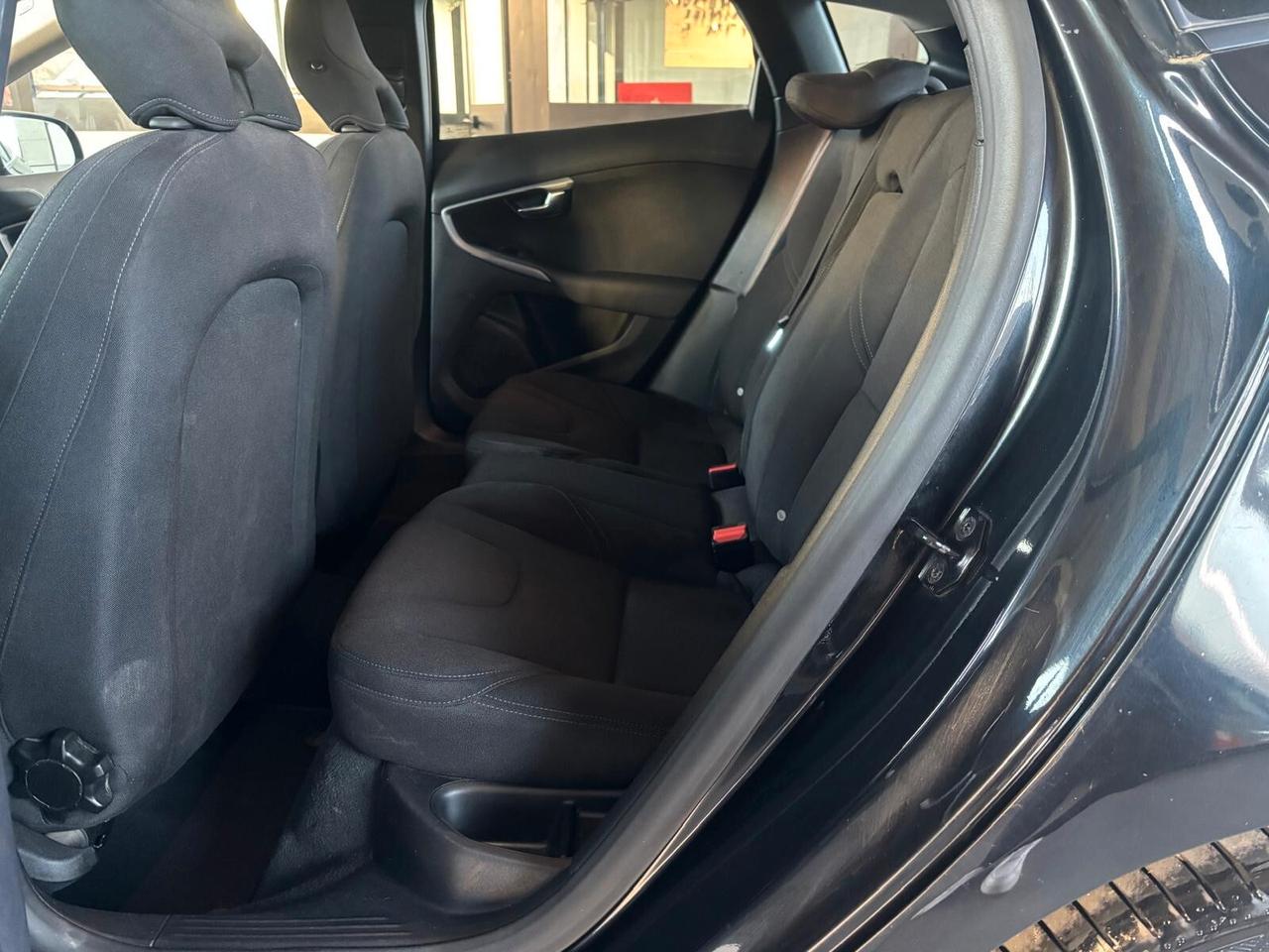 Volvo V40 D2 1.6 Summum