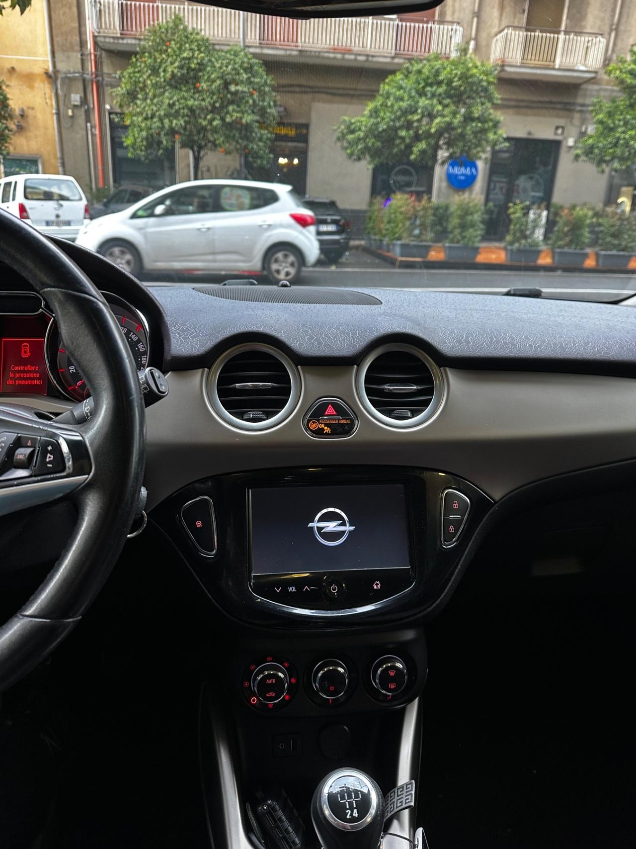 Opel Adam 1.2 70 CV