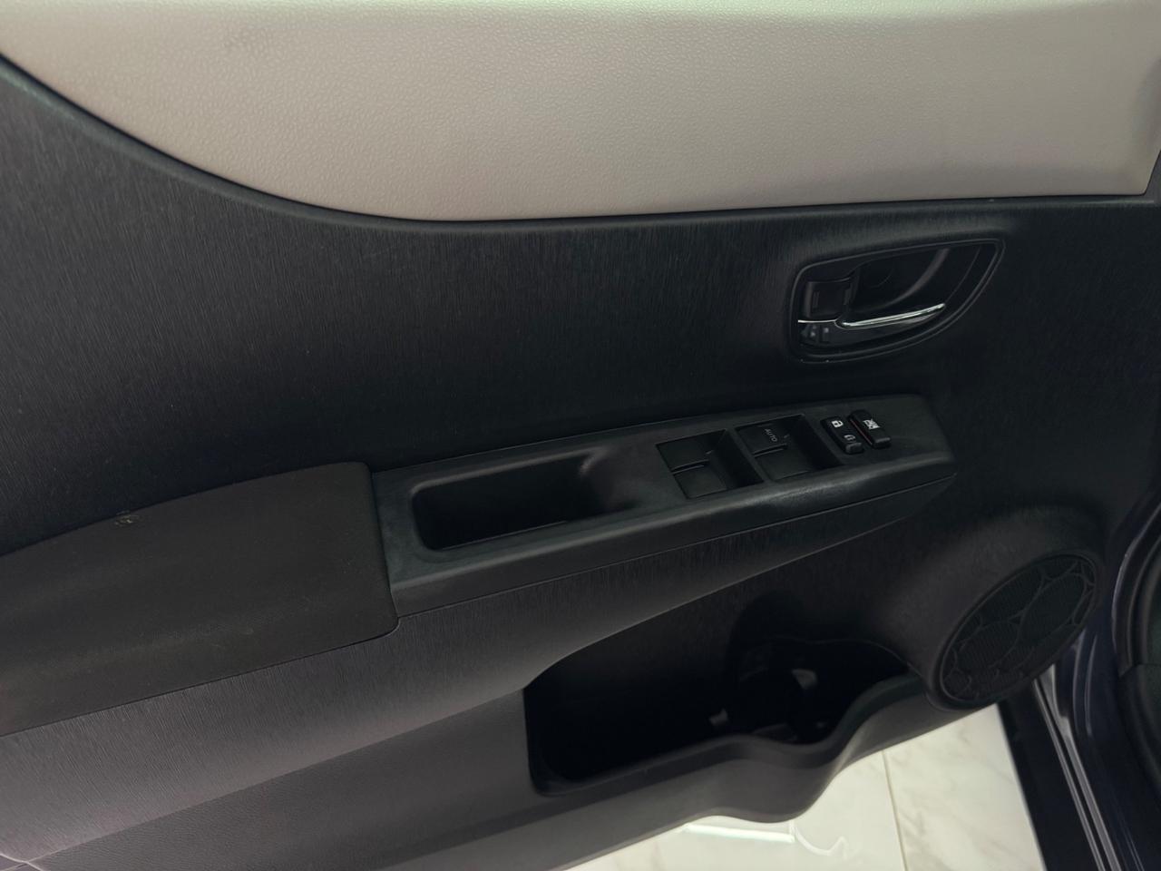 Toyota Yaris 1.0 Lounge Full Opt
