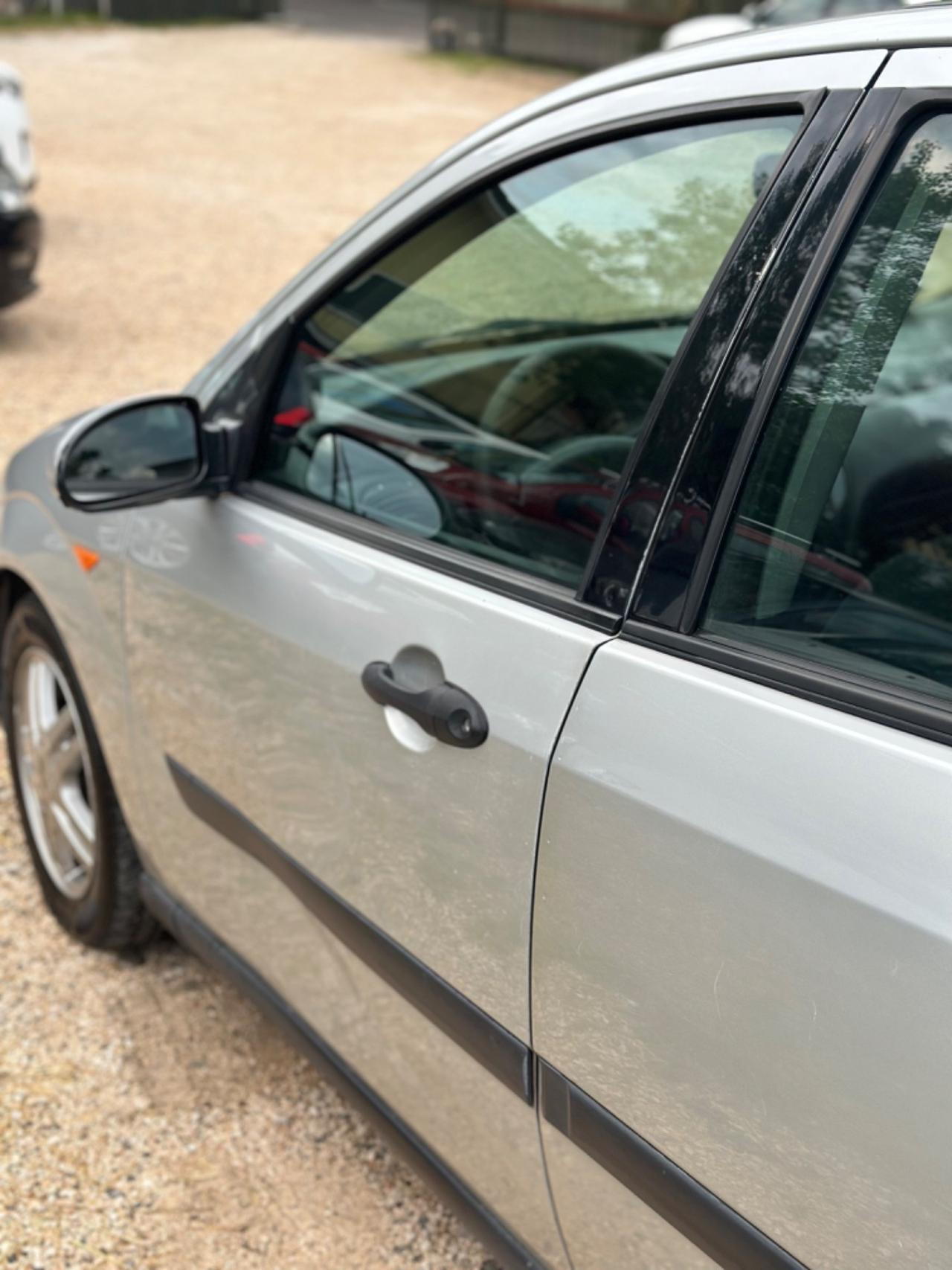 Ford FOCUS 1.6i 16V 5p. GHIA KMCERT