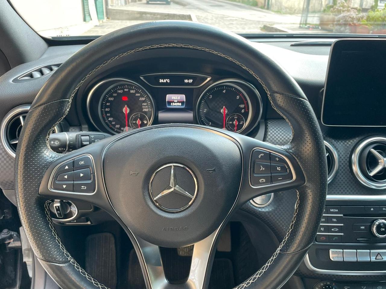 Mercedes-benz A 180 d Premium