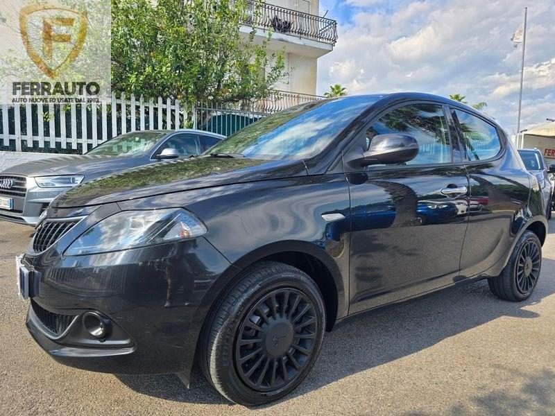 LANCIA Y 1.0HYBRID 71CV GOLD PLUS
