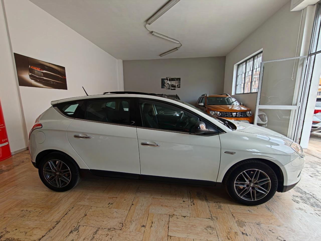 Lancia Delta 1.6 MJT DPF Silver