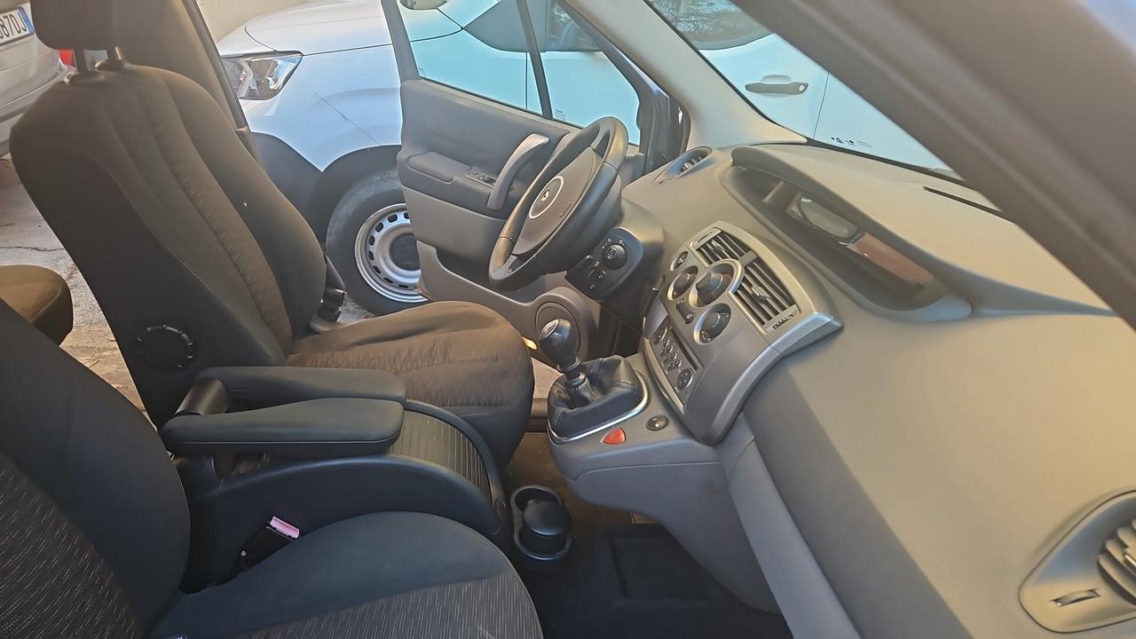 Renault Scenic Scénic 1.5 dCi/105CV Dynamique