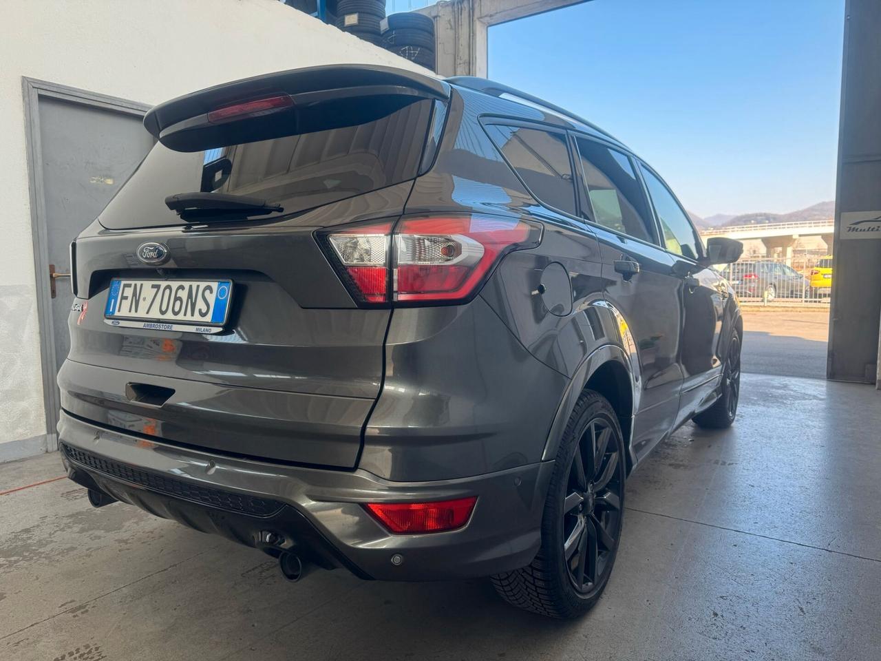 Ford Kuga 1.5 TDCI 120 CV S&S 2WD ST-Line