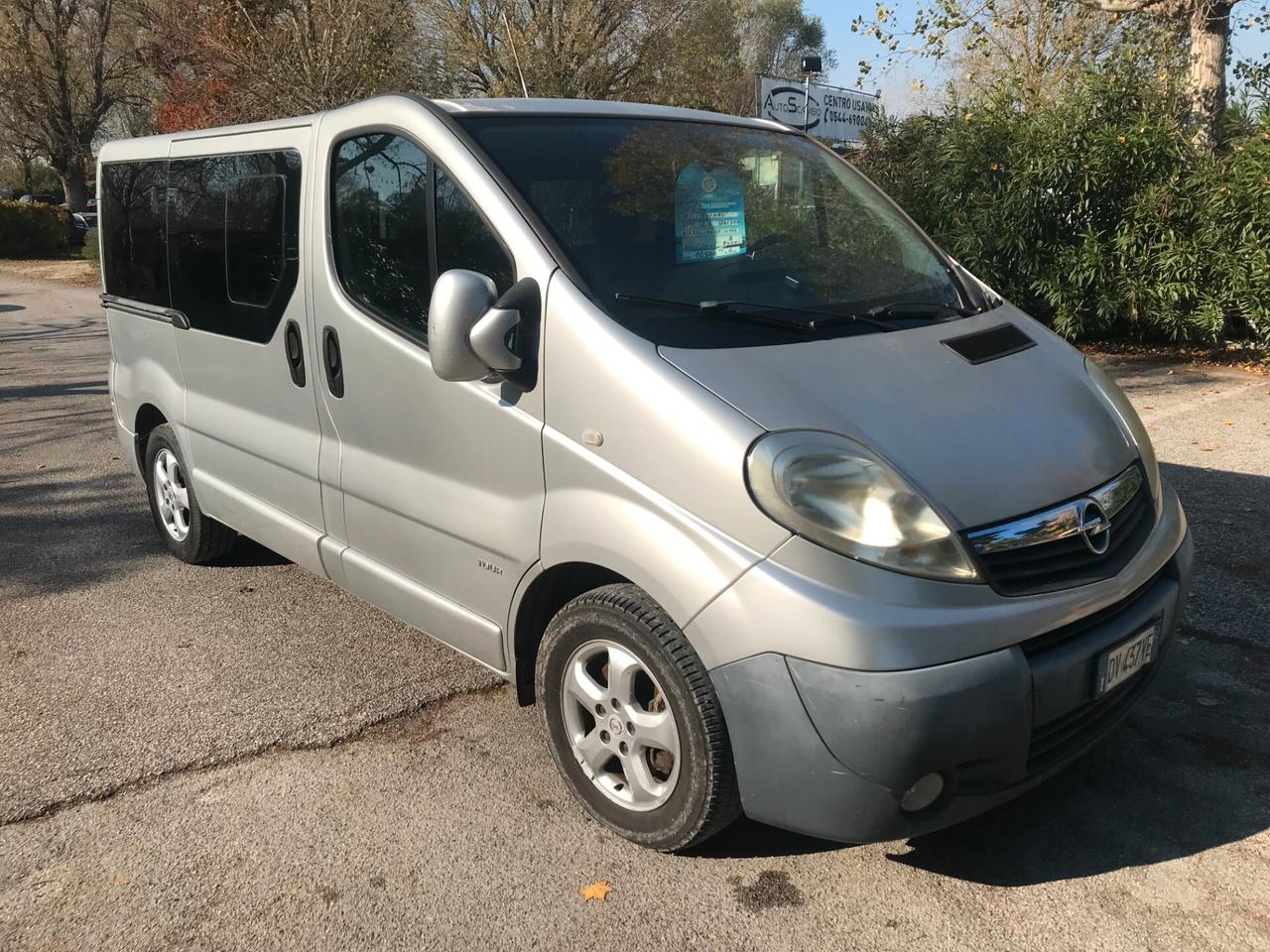 Opel Vivaro 27 2.5 CDTI 8 posti Automatico Gancio Traino