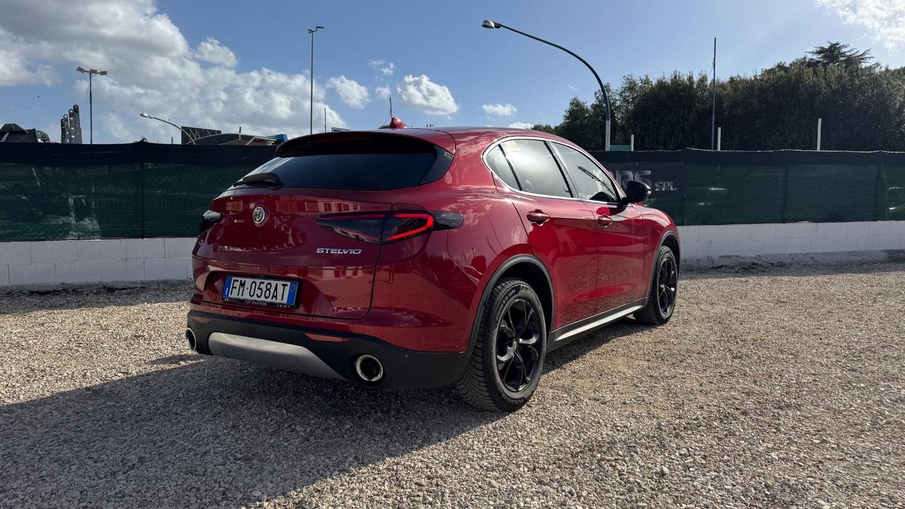 Alfa Romeo Stelvio 2.2 Turbodiesel 210 CV AT8 Q4 Super
