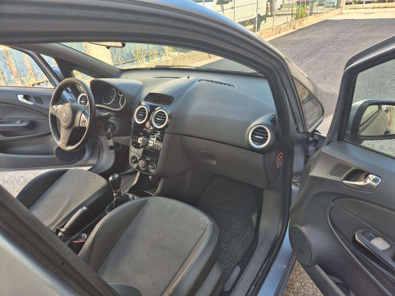 Opel Corsa 1.2 5 porte Easytronic Enjoy