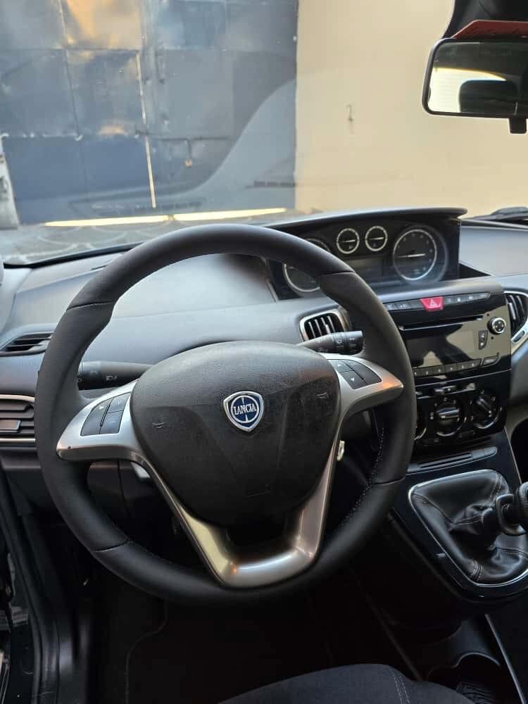 Lancia Ypsilon 1.2 69 CV 5 porte GPL Ecochic Elefantino