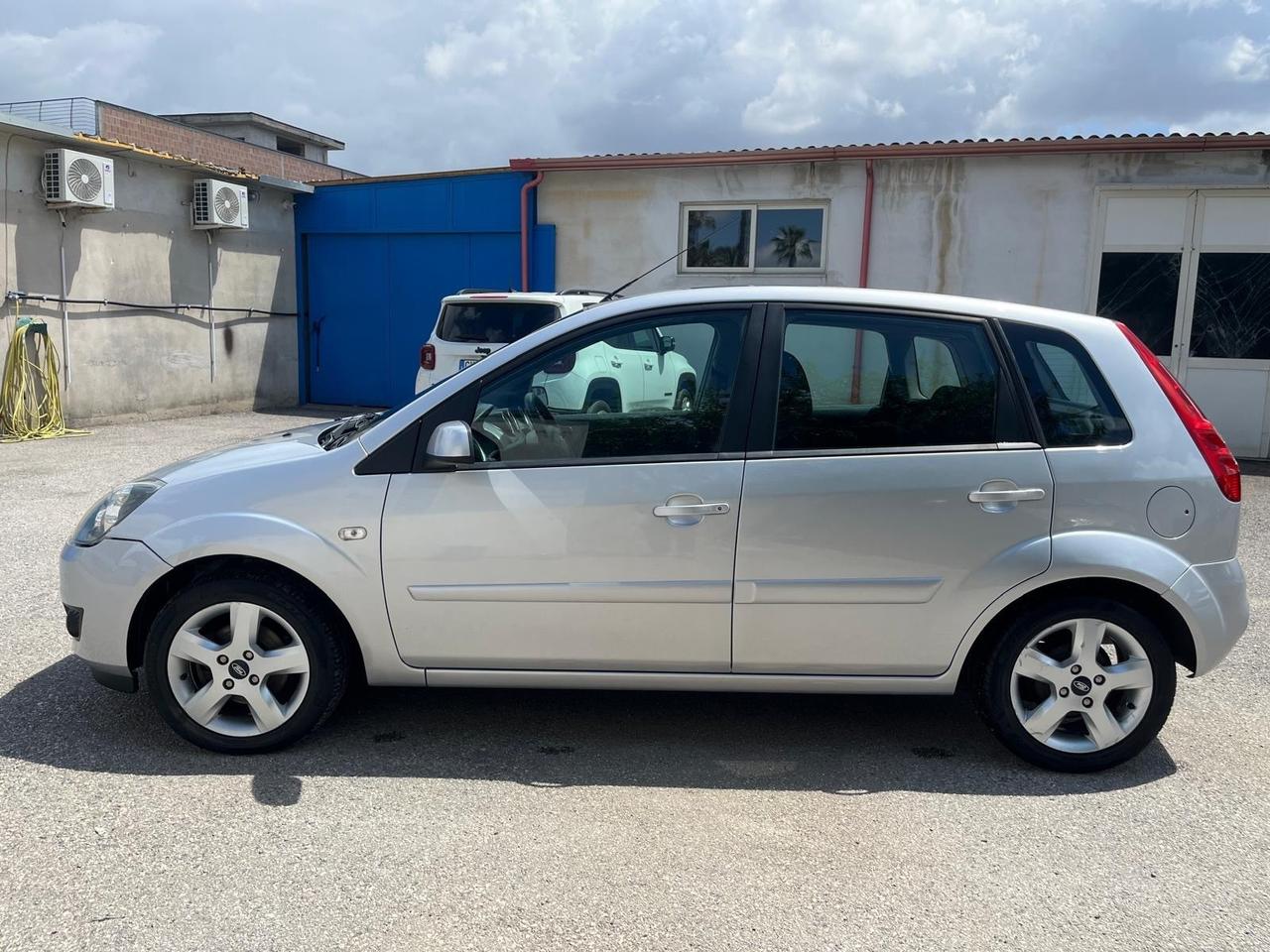 Ford fiesta 5 P-1.4 tdci- km 90000-2007