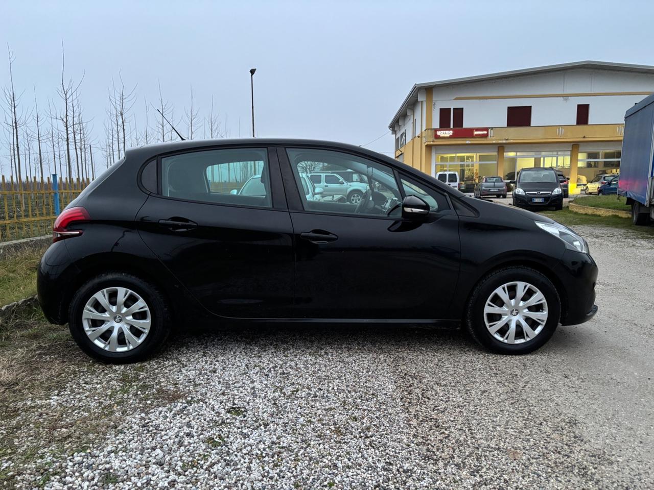 Peugeot 208 BlueHDi 75 5 porte Allure