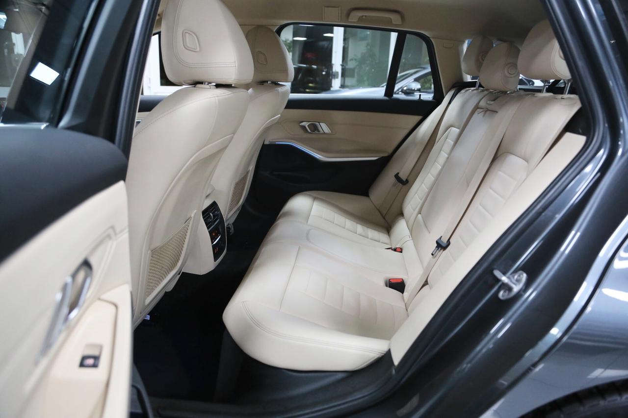 BMW 320d Touring Luxury auto