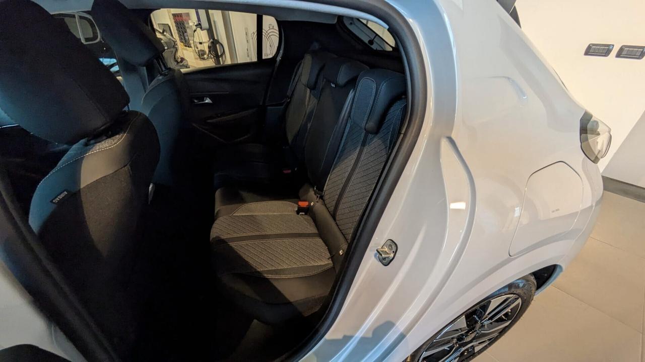 Peugeot 208 100 ALLURE