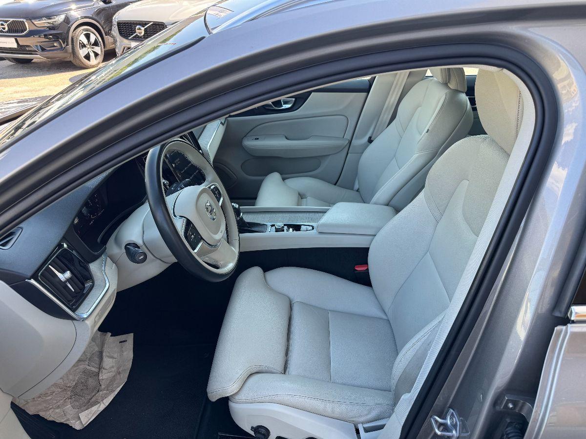 VOLVO - V60 - D3 Geartronic Inscription AUTOCARRO N1