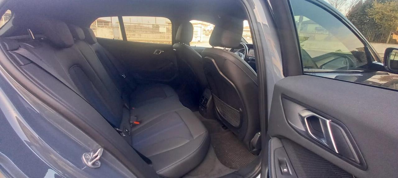 Bmw Serie 1 Mod. 118 M Sport CC. 2.000 Turbodiesel CV. 150 Euro 6D Trazione Anteriore 5 Porte 5 Posti CON IVA ESPSTA SOLO 36.250 KM....!!!