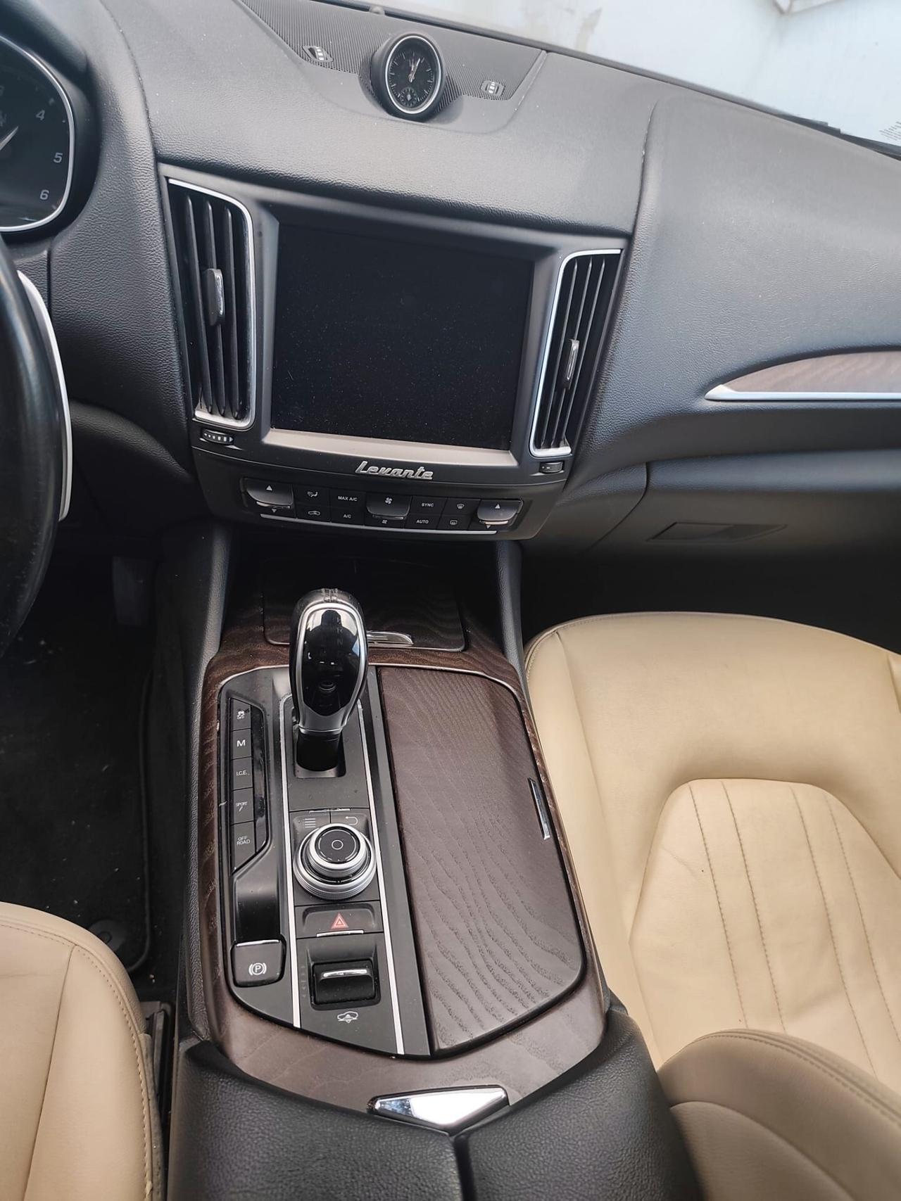 Maserati Levante V6 Diesel 275 CV AWD Motore fuso!!!!!