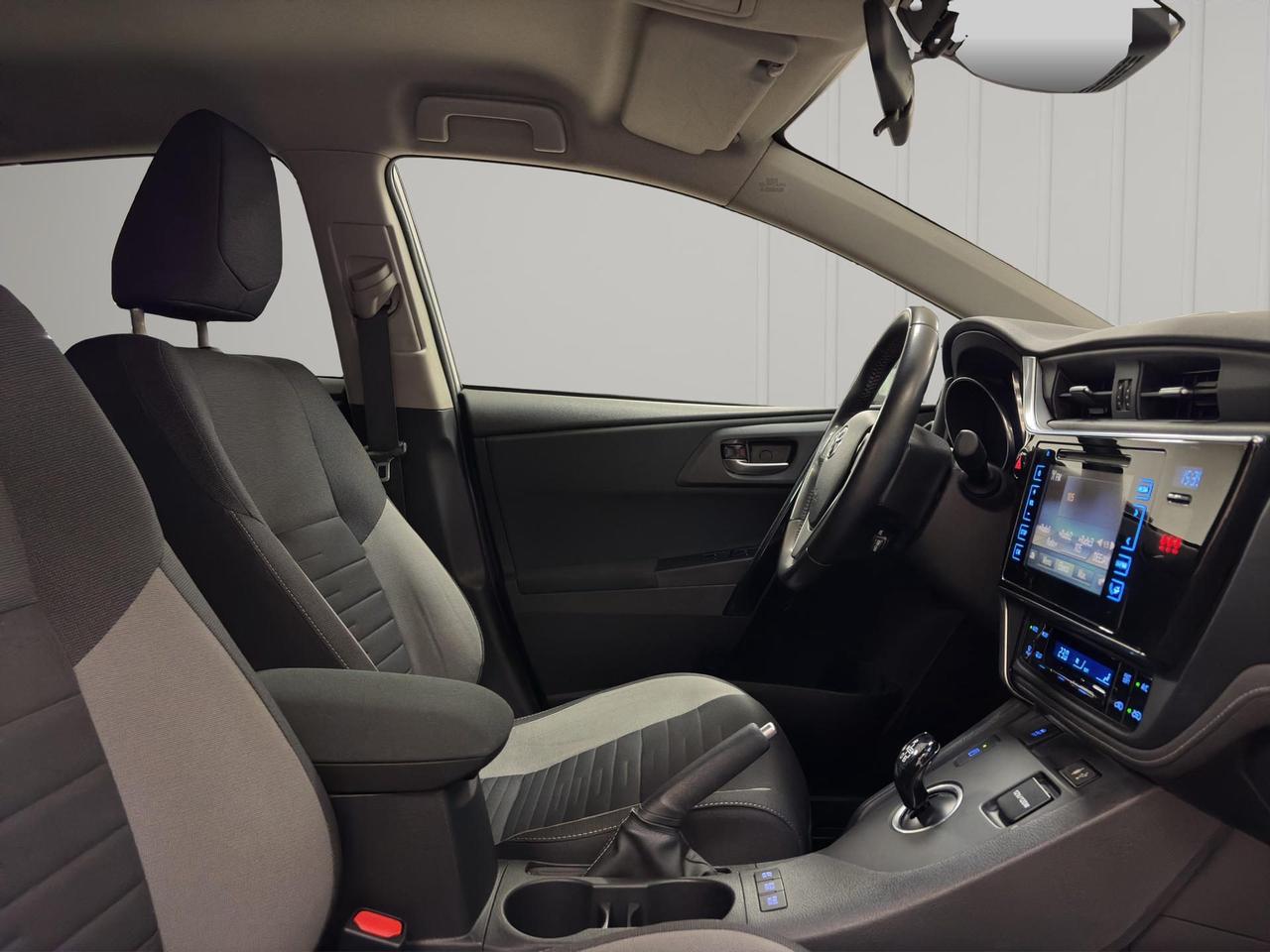 Toyota Auris 1.8h Active cvt