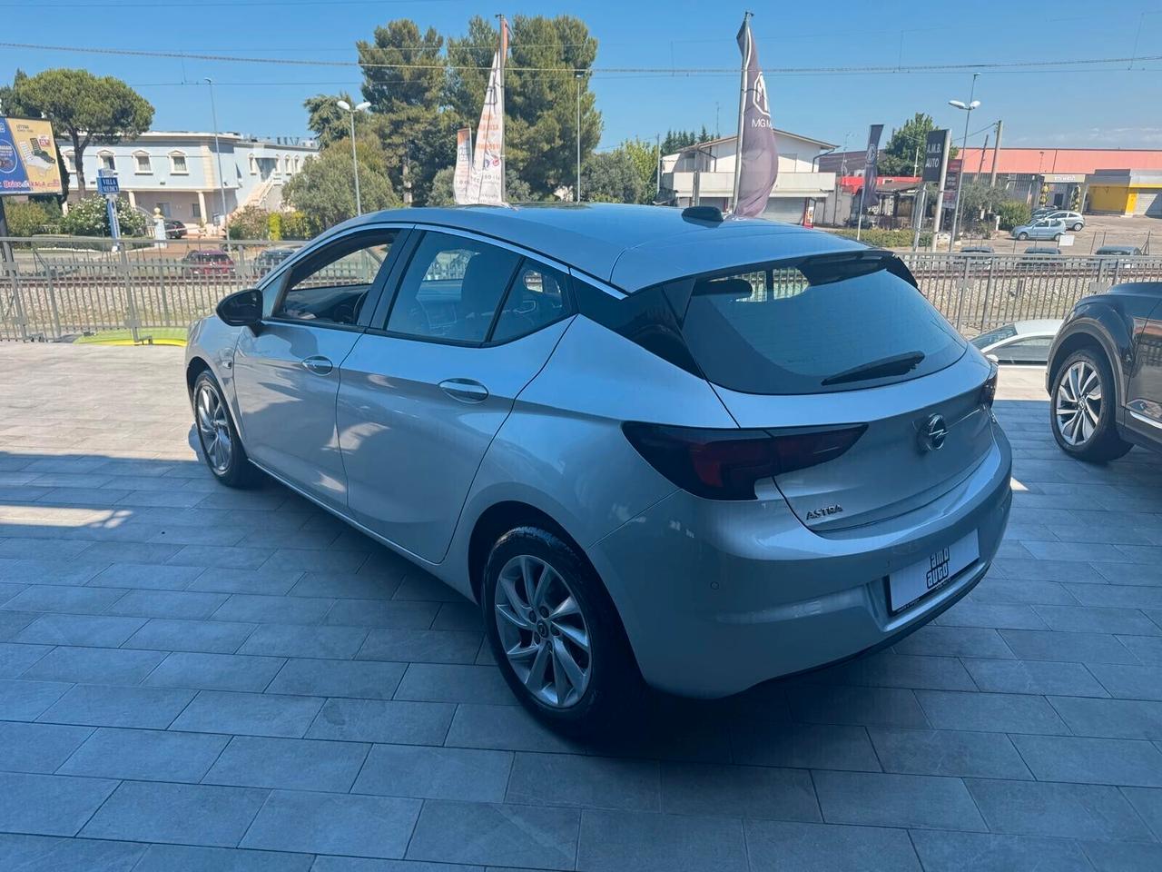 Opel Astra 1.2 Turbo 110 CV 5 porte GARANZIA FINO A 3 ANNI!!!!