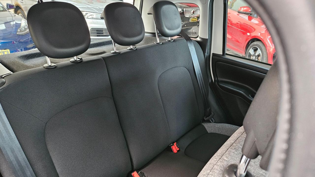 Fiat Panda 1.0 IBRIDA city life Targa GH966MR