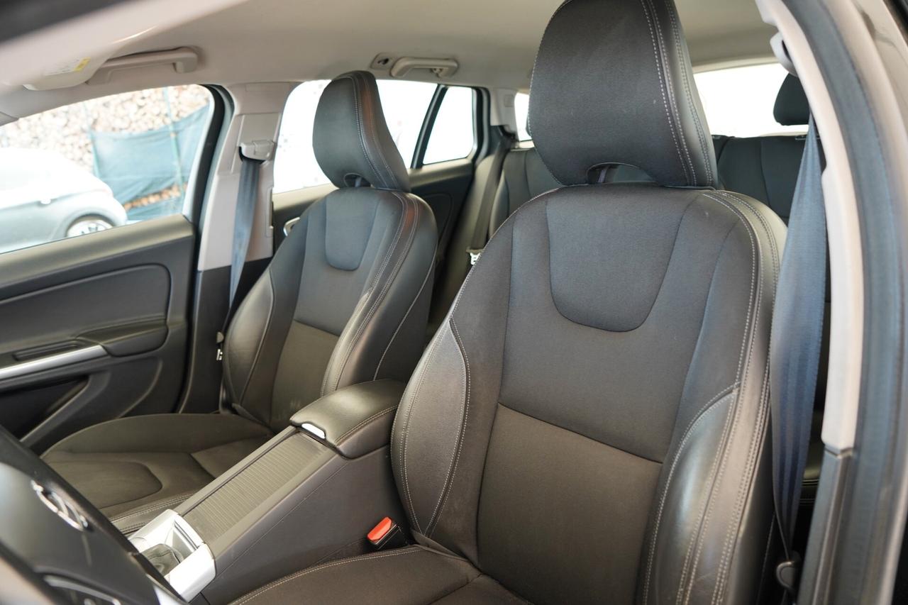 Volvo V60 Cross Country D3 Geartronic Business