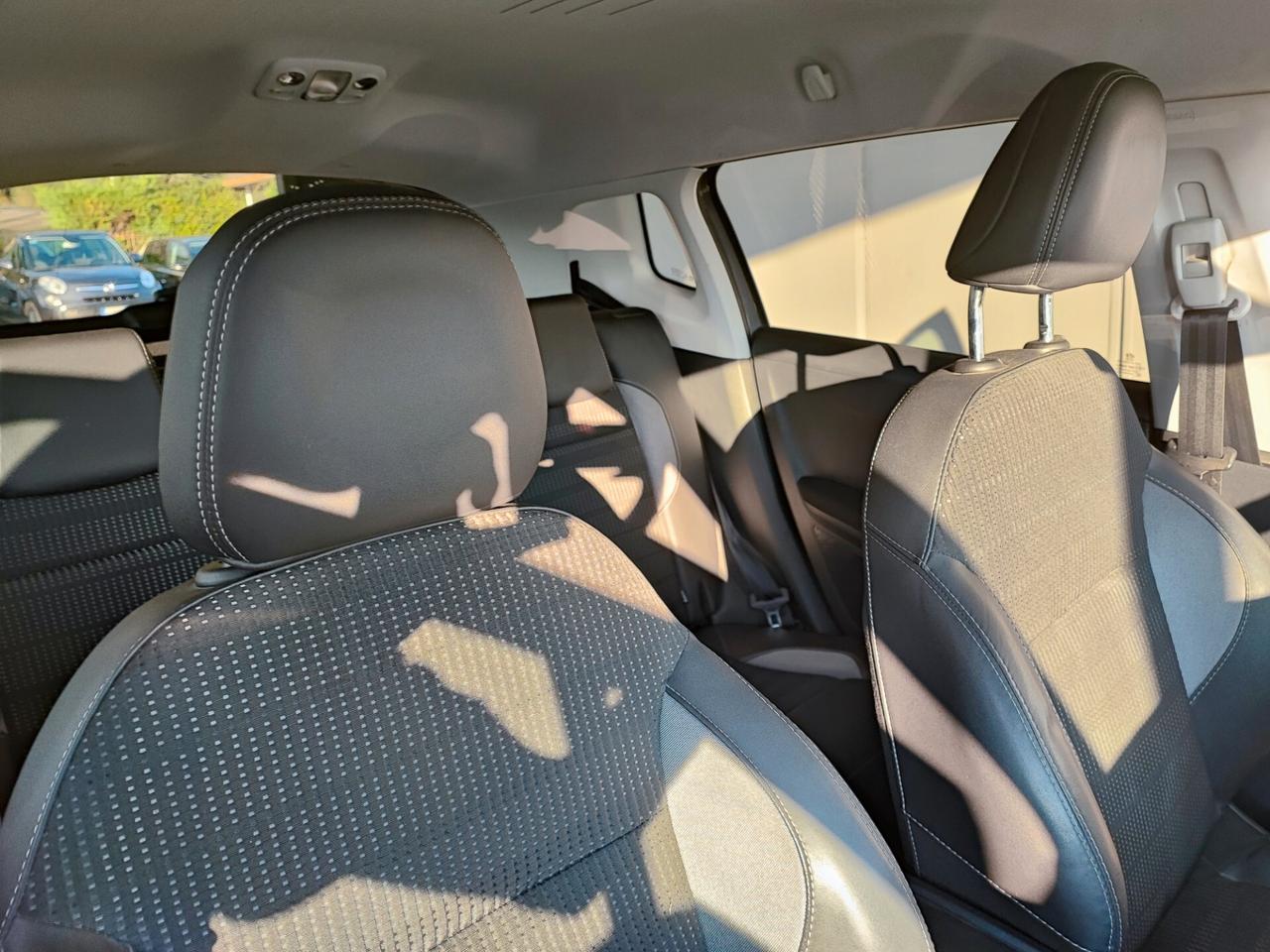 Peugeot 2008 BlueHDi 100 Black Matt