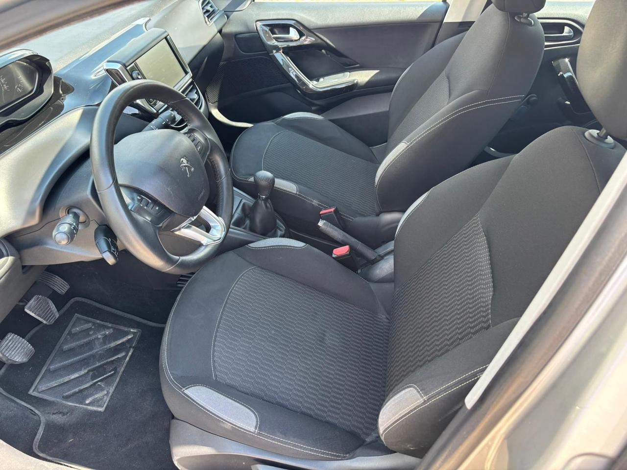 Peugeot 208 PureTech 82 5 porte Allure