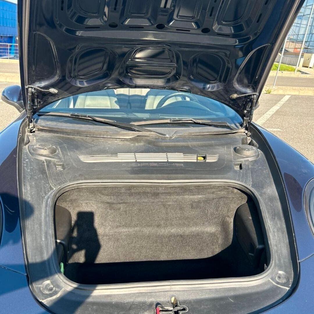 Porsche 911 3.4 Carrera 4 Coupé