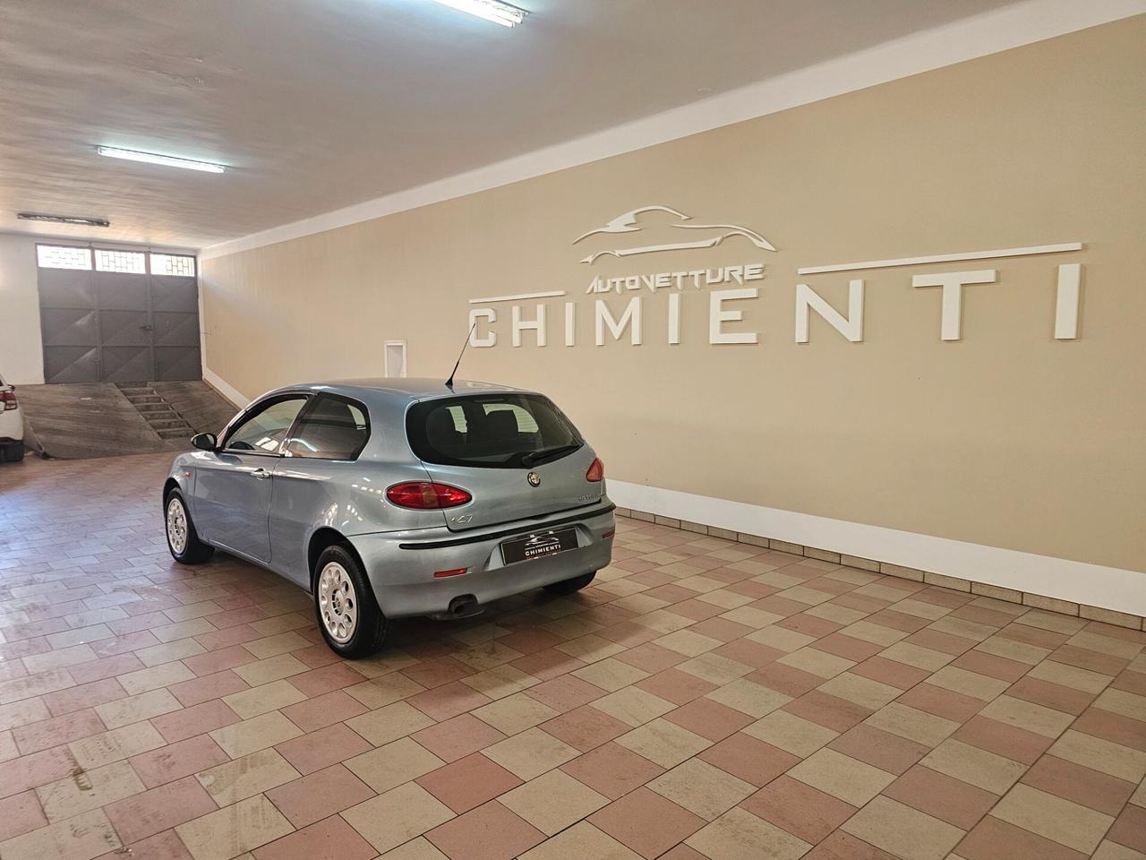 Alfa Romeo 147 1.6i 16V Twin Spark cat 3p. Distinctive