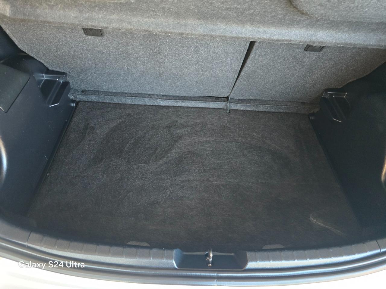 Toyota Yaris 1.5 Hybrid 5 porte Lounge