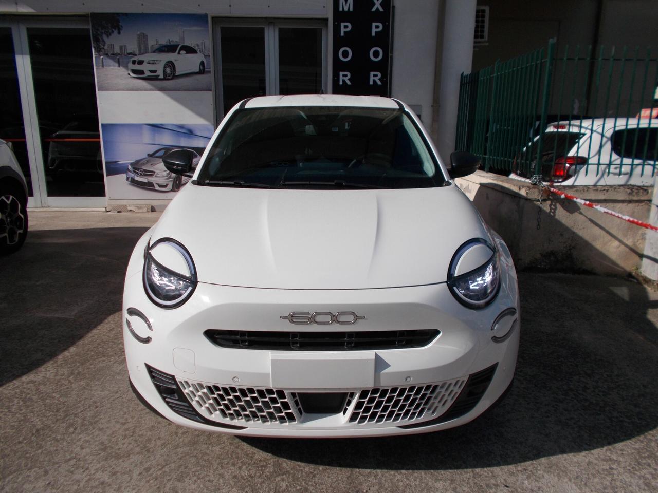 Fiat 600 Hybrid 100 CV DCT MHEV
