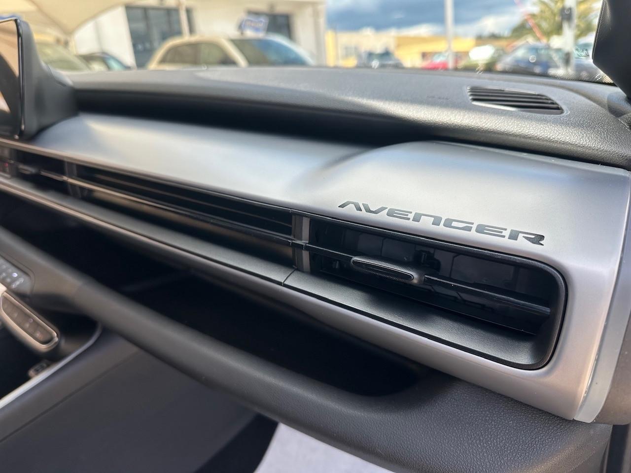 Jeep Avenger 1.2 Turbo 110 CV MHEV Summit