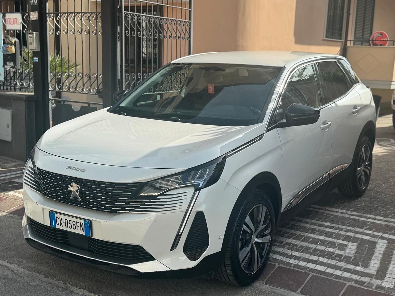Peugeot 3008 BlueHDi 130 S&S EAT8 Allure