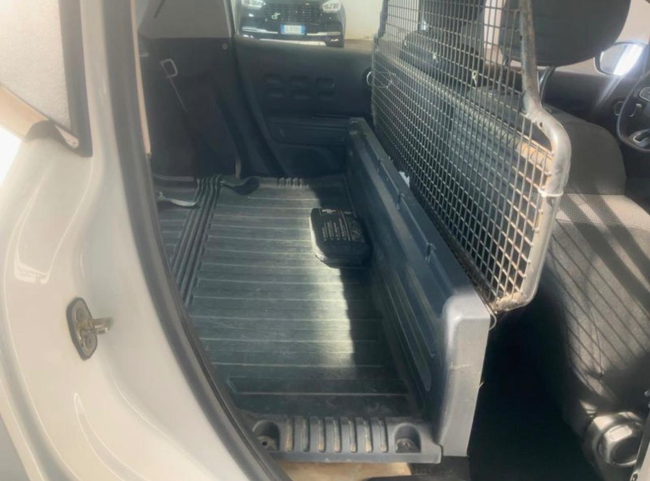 Citroen C3 PureTech 83 van autocarro