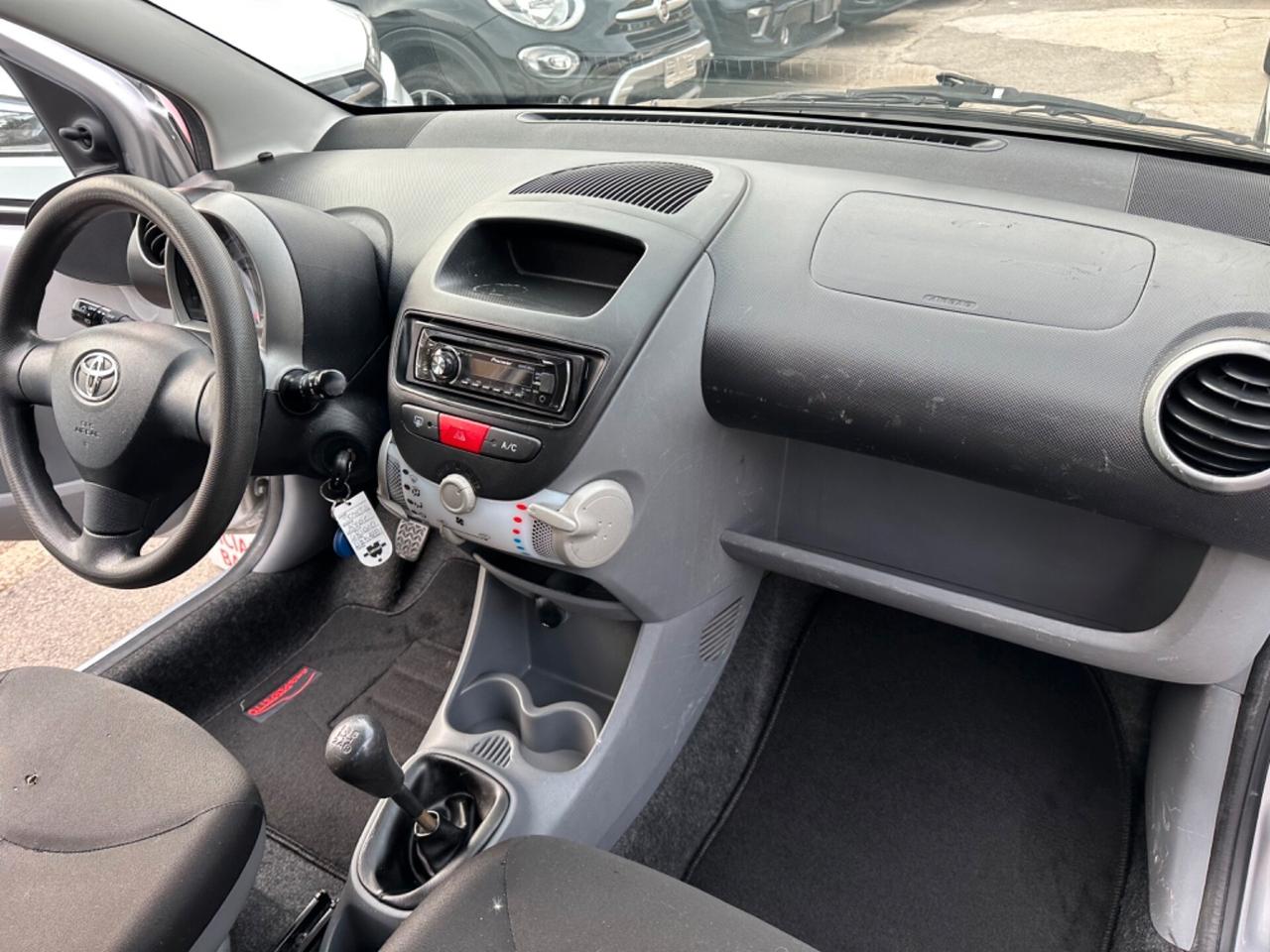 Toyota Aygo 1.0 12V VVT-i 5 porte Sol