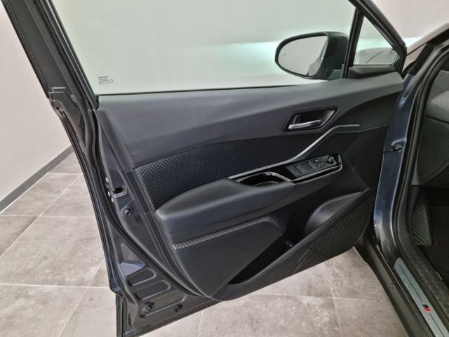 TOYOTA C-HR 2.0 Hybrid E-CVT GR Sport Black Edition