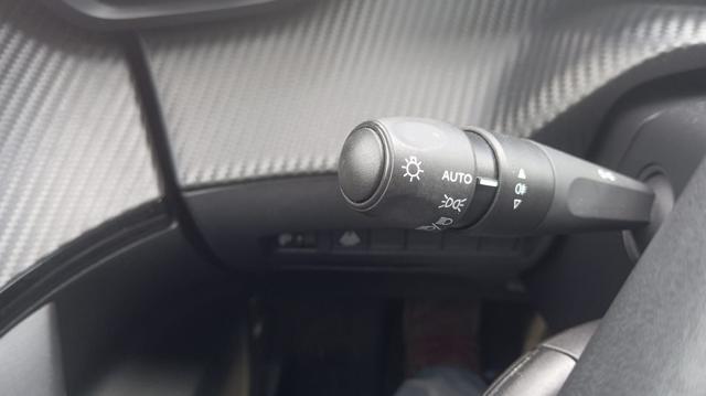 PEUGEOT 2008 *PROMO* PureTech 100 S&S Allure