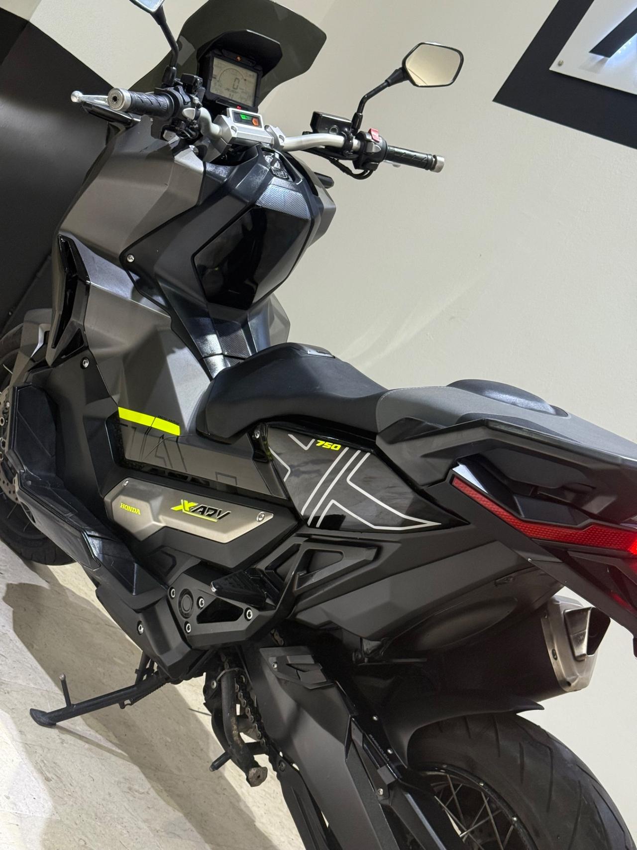 Honda X-ADV 750 Top