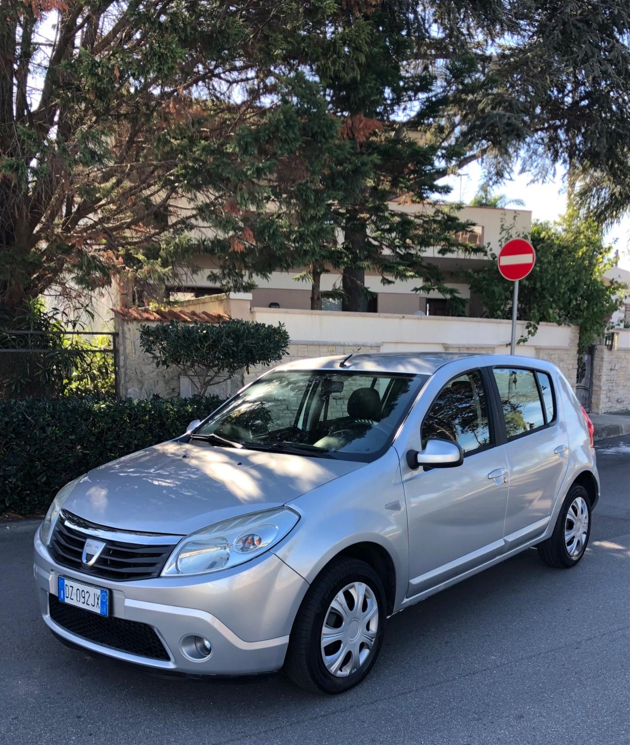 DACIA SANDERO 1.4 BENZINA/ GPL LAUREATE