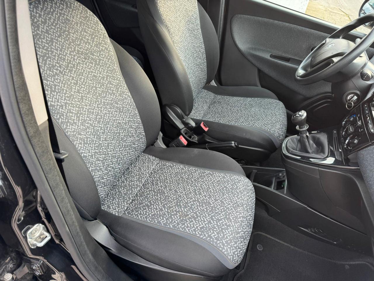 Lancia Ypsilon 1.2 69 CV 5 porte Platinum