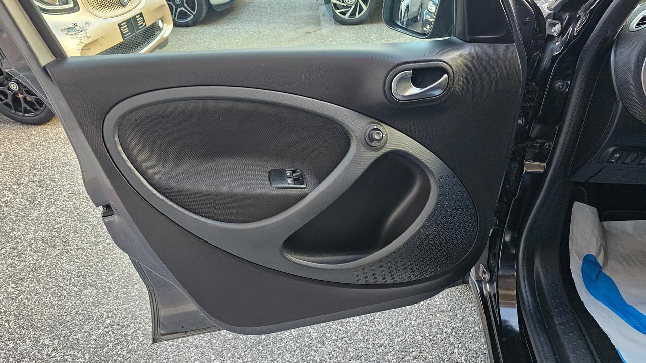 Smart ForFour 90 0.9 Turbo twinamic Passion UNIPRO NAV ANDROID TAGL CERTIF LED