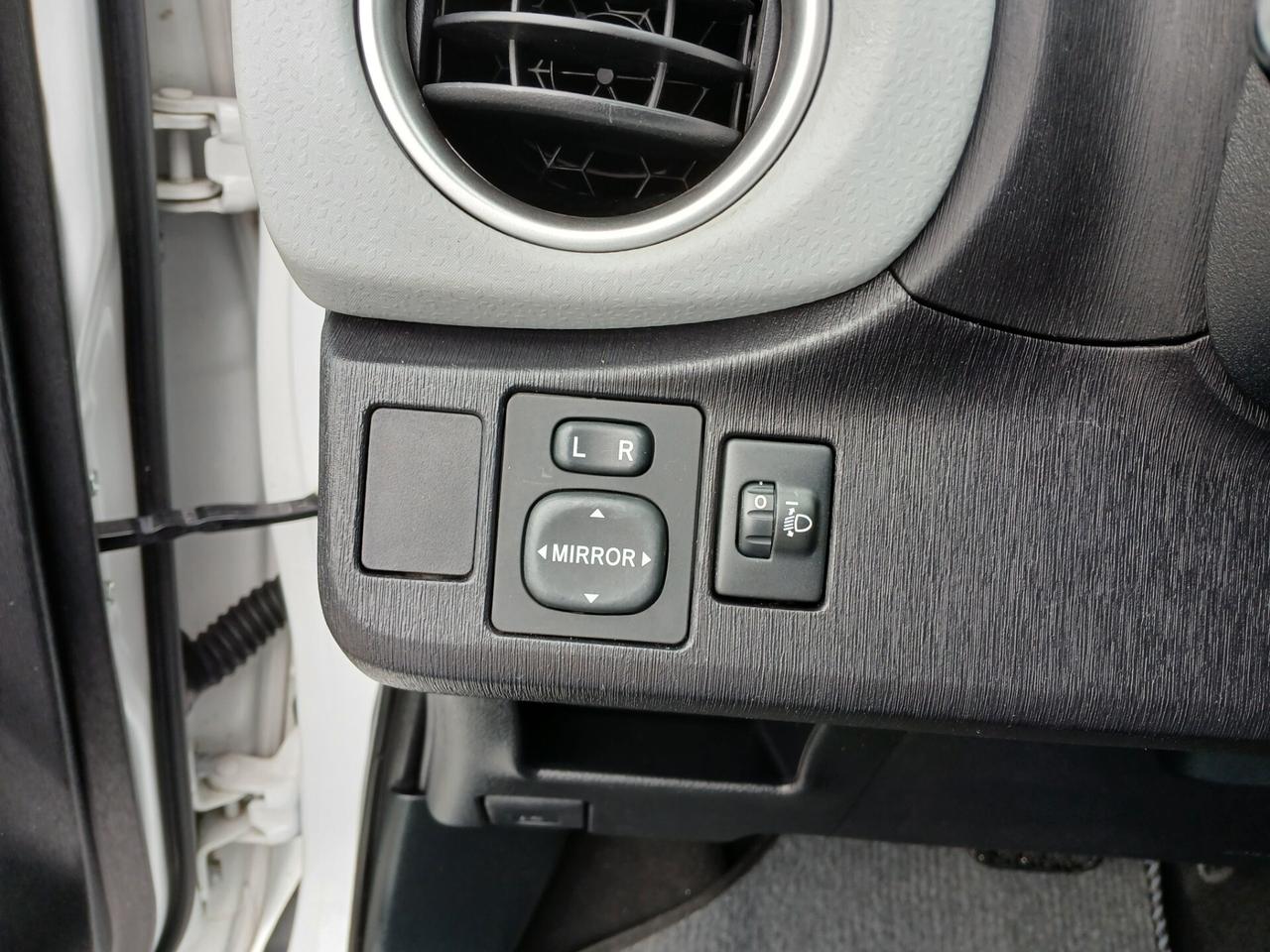 TOYOTA YARIS 1.5 HYBRID 5P LOUNGE BENZINA AUTO