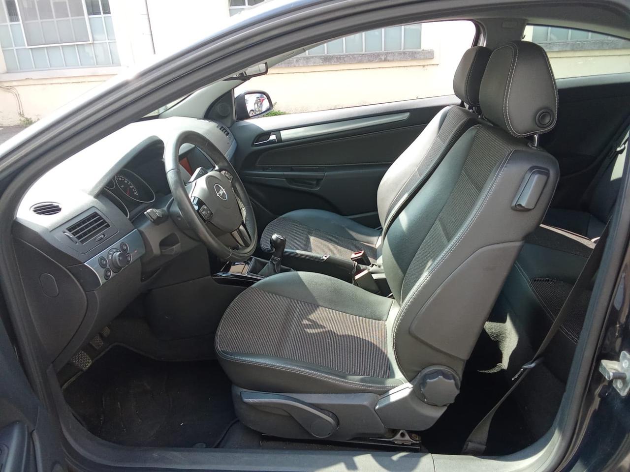 Opel Astra GTC 1.6 16V VVT 3 porte 2009