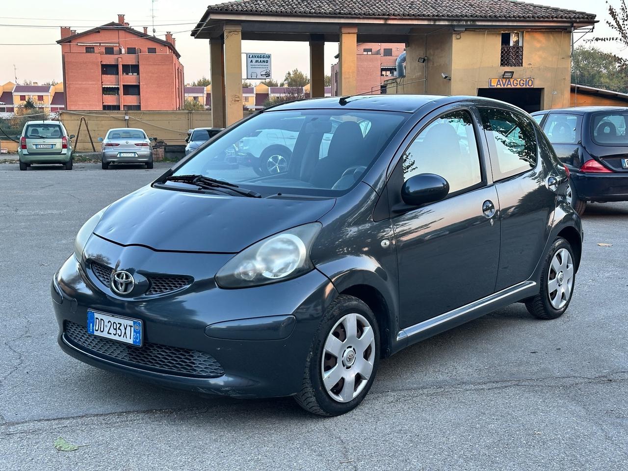 Toyota Aygo 1.0 12V VVT-i 5 porte Sol
