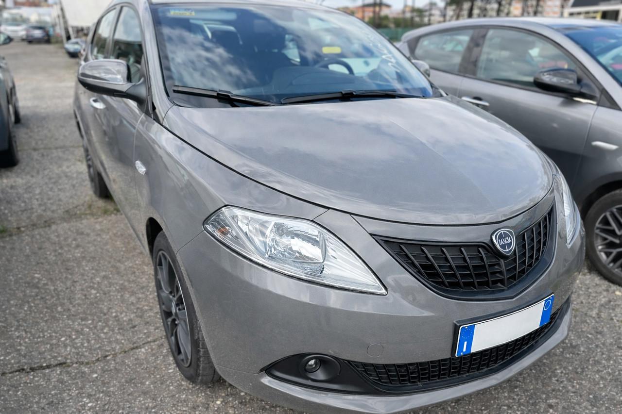 LANCIA Ypsilon III 2021 - Ypsilon 1.0 firefly hybrid Silver s&s 70cv