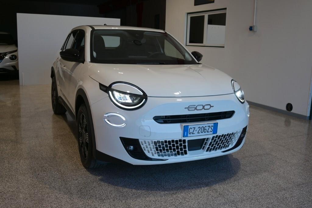 FIAT 600 1.2 HYBRID 145CV DCT MHEV POP ( FARI LED - COCKPIT - CRUISE - MIRROR - SENSORI POST. )