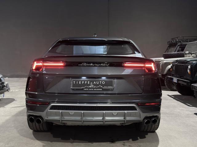 LAMBORGHINI Urus 4.0
