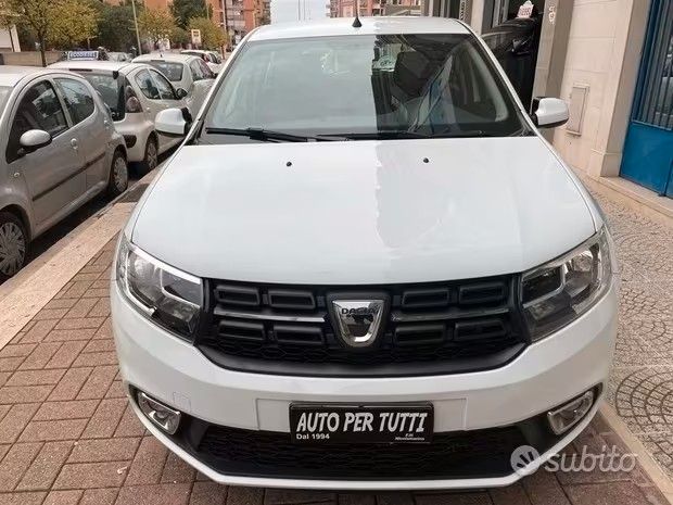 Dacia Sandero 20 000 KM PARI AL NUOVO!!!