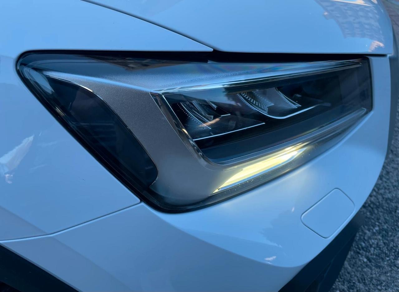 Audi Q2 30 TDI Identity Black 116Cv