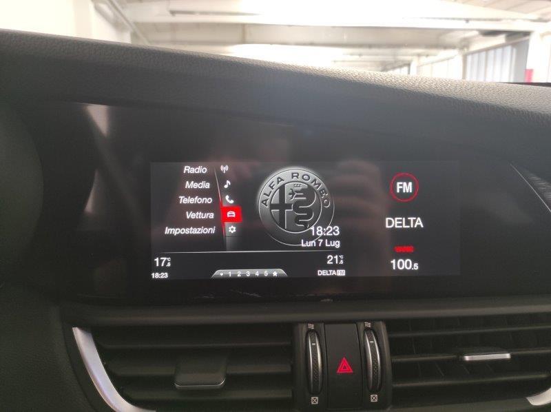 ALFA ROMEO Giulia (2016) - Giulia 2.0 Turbo 200 CV AT8 Sport-Tech